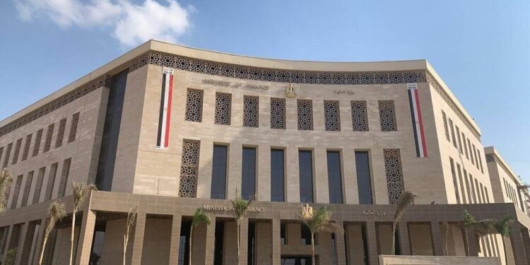 “المالية” تحقق فائضًا أوليًا بنحو 4.2% خلال 10 أشهر “المالية”-تحقق-فائضًا-أوليًا-بنحو-4.2%-خلال-10-أشهر