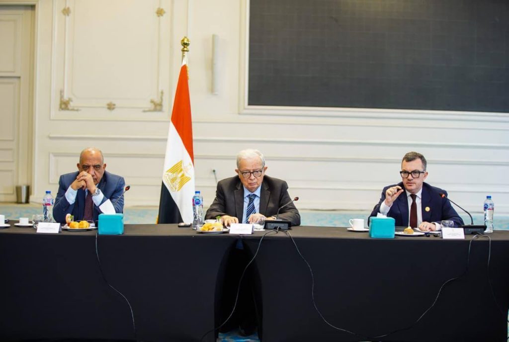 مصر والبنك الدولي يدرسان طرح آلية لتمويل وضمان البنية التحتية مصر-والبنك-الدولي-يدرسان-طرح-آلية-لتمويل-وضمان-البنية-التحتية