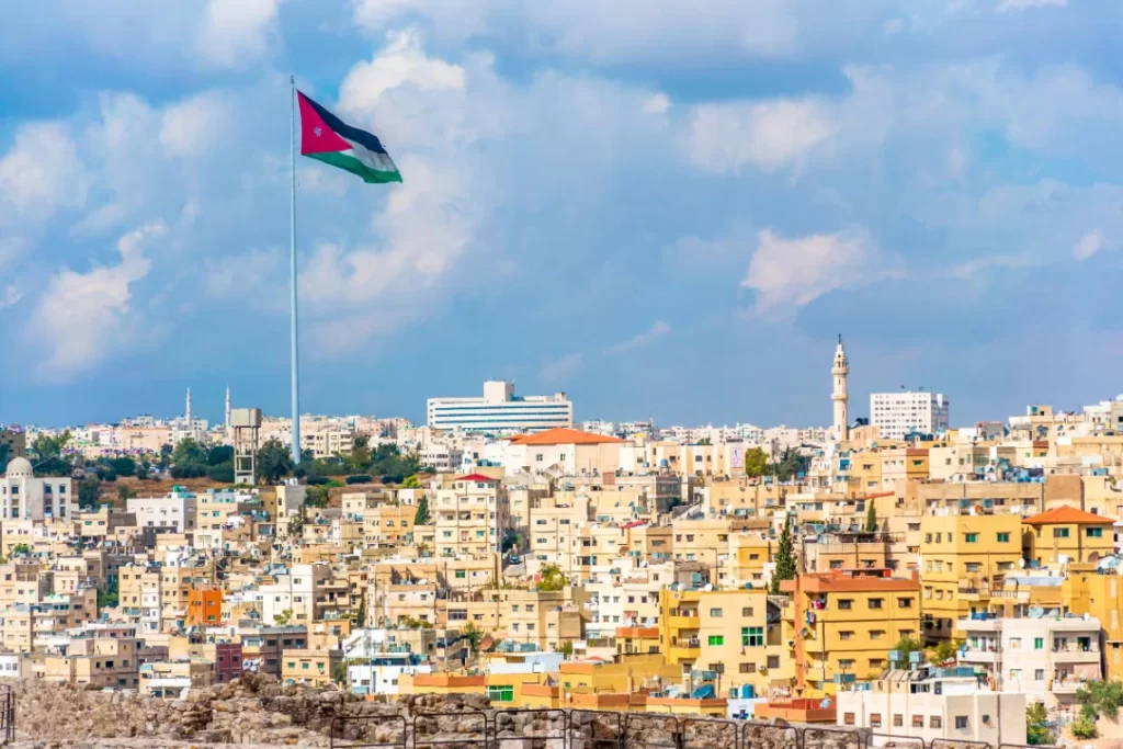 العراقيون-يتصدرون-الأجانب-متملكي-العقارات-في-الأردن-بـ33.7-مليون-دولار