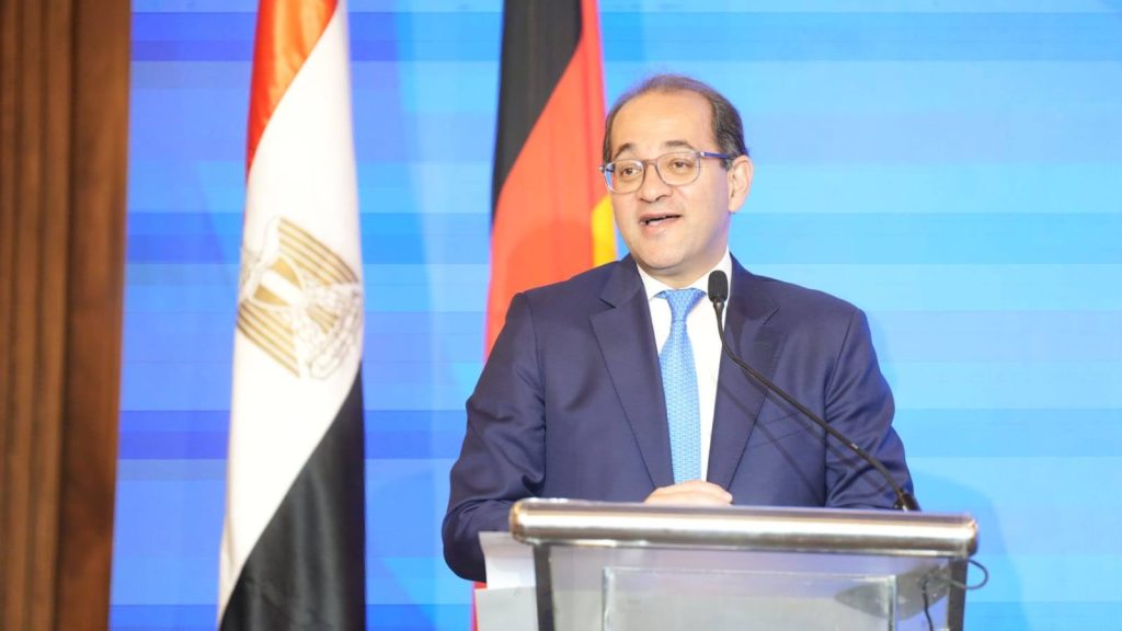 وزير المالية: نستهدف توجيه المزيد من الاستثمارات الحكومية لتطوير وصيانة البنية التحتية للصحة والتعليم وزير-المالية:-نستهدف-توجيه-المزيد-من-الاستثمارات-الحكومية-لتطوير-وصيانة-البنية-التحتية-للصحة-والتعليم