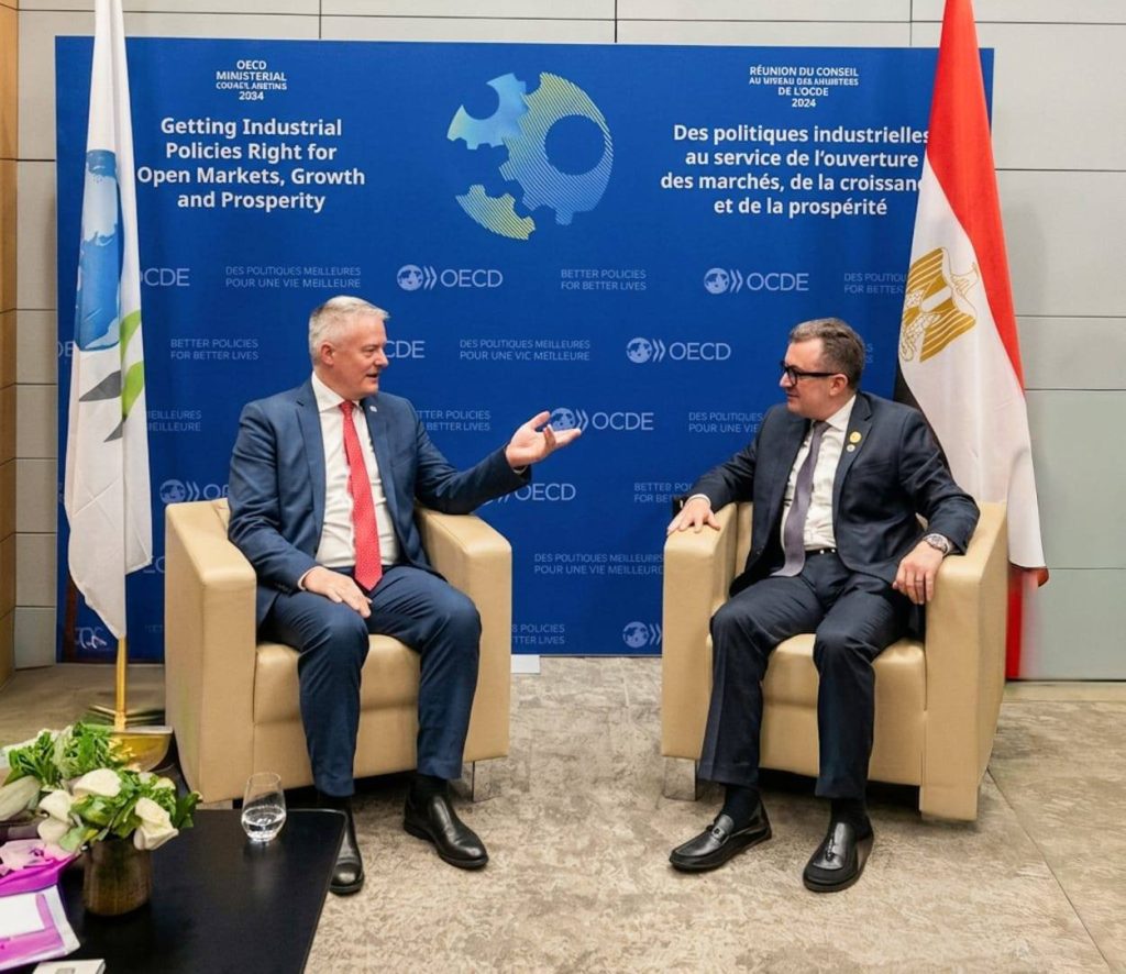 مصر-تبحث-مع-منظمة-التعاون-الاقتصادي-تنفيذ-المرحلة-الثانية-من-البرنامج-القطري