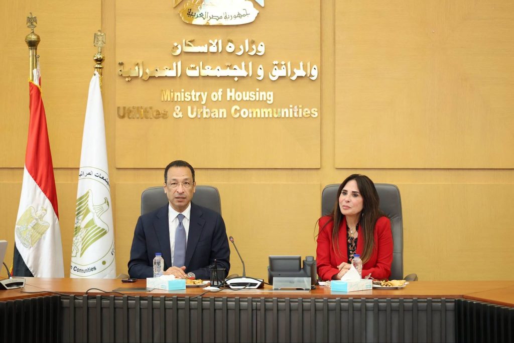 وزيرا-الإسكان-والاتصالات-يتابعان-إطلاق-المرحلة-الأولى-من-منصة-تصدير-العقار-المصرى